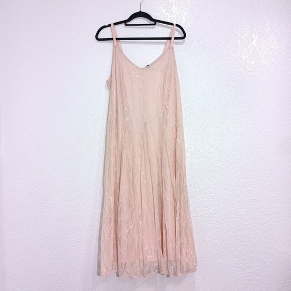 torrid Dresses & Skirts - Torrid Blush Pink Lace Trapeze Midi Dress Size 2